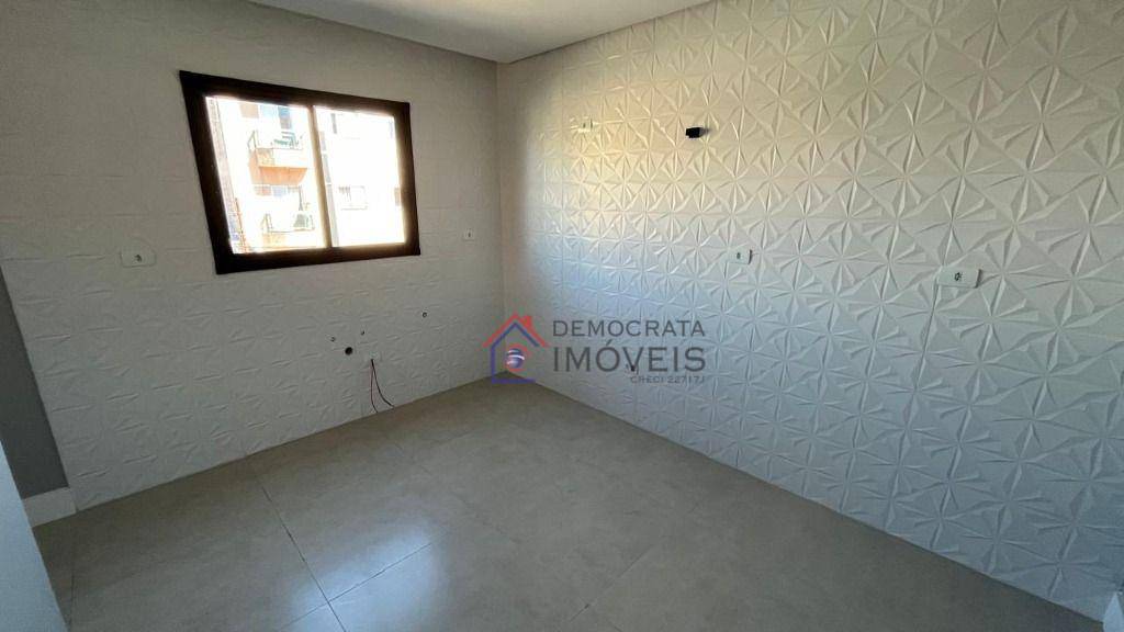 Sobrado à venda com 2 quartos, 96m² - Foto 4