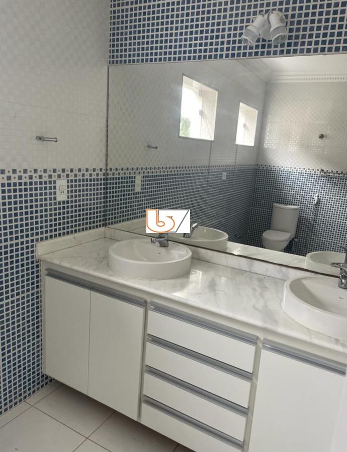 Casa de Condomínio para alugar com 5 quartos, 420m² - Foto 14