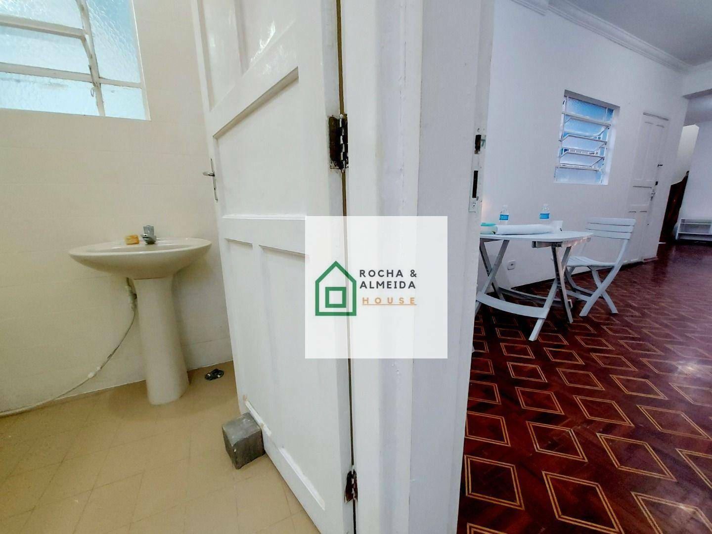 Casa para alugar com 4 quartos, 160m² - Foto 12