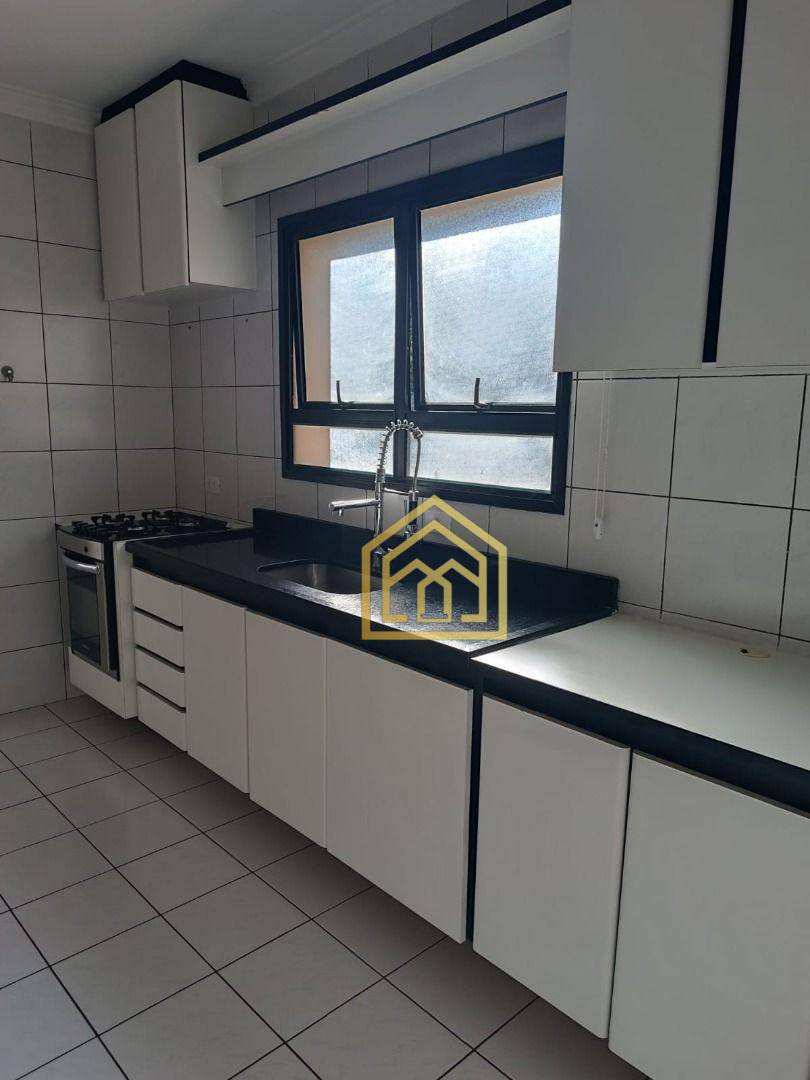 Apartamento à venda com 3 quartos, 98m² - Foto 4