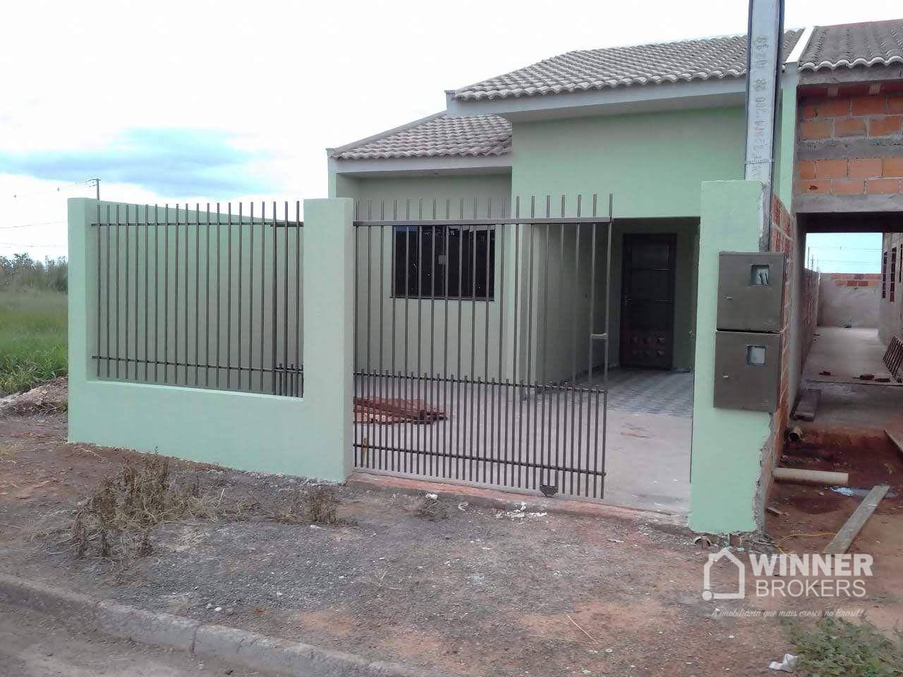 Casa à venda com 2 quartos, 76m² - Foto 1