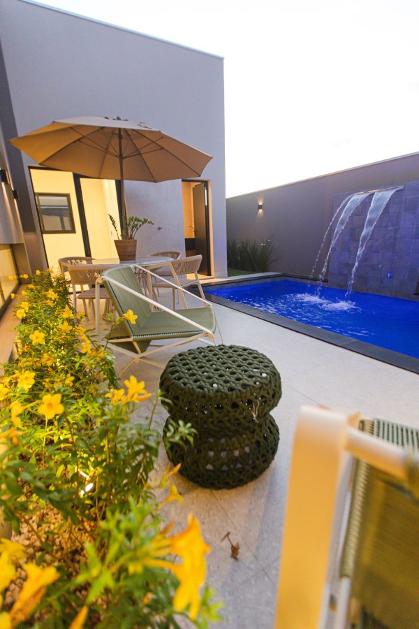 Casa de Condomínio à venda com 3 quartos, 180m² - Foto 2