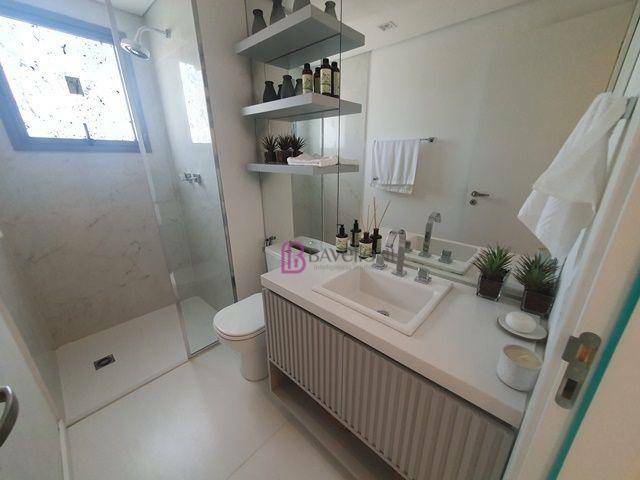 Apartamento à venda com 2 quartos, 76m² - Foto 17