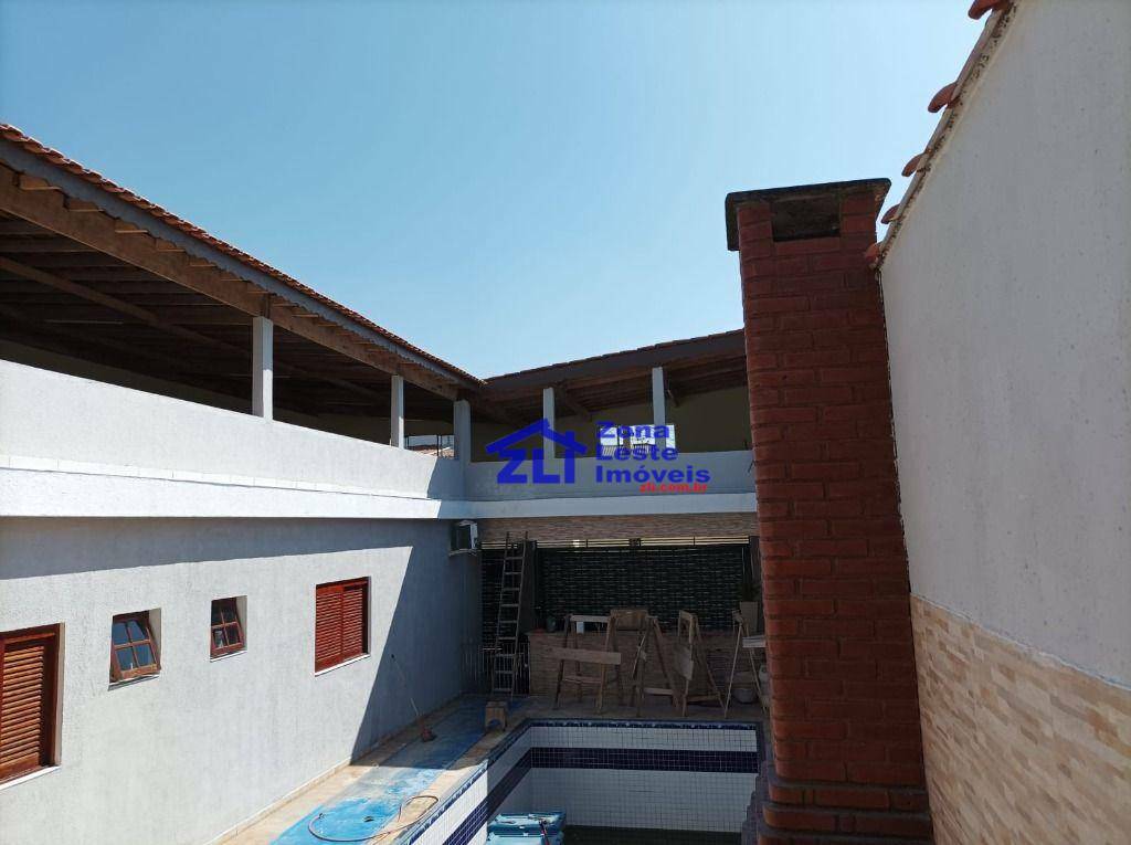 Casa à venda com 3 quartos, 300m² - Foto 43