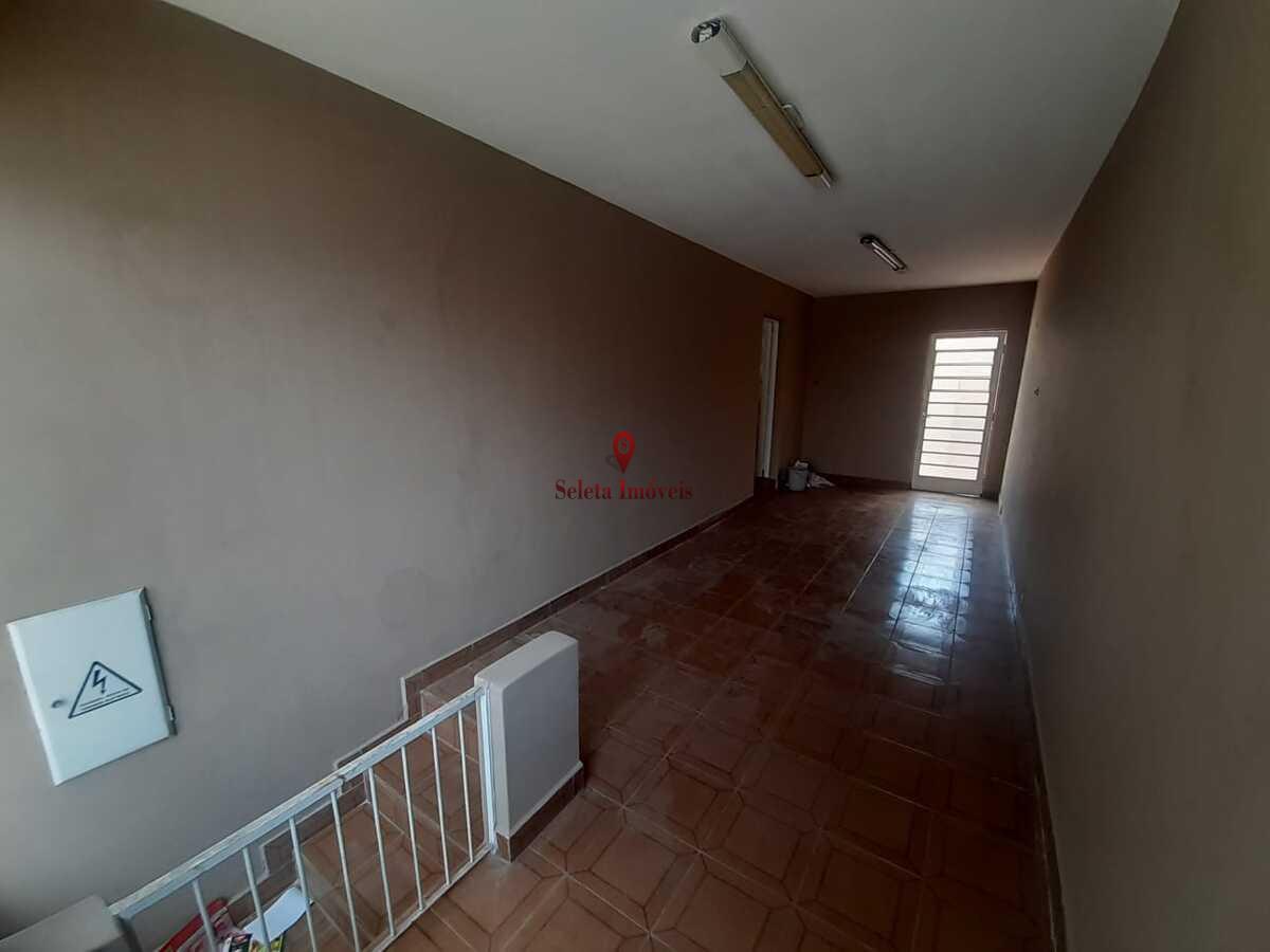 Casa para alugar com 6 quartos, 380m² - Foto 2