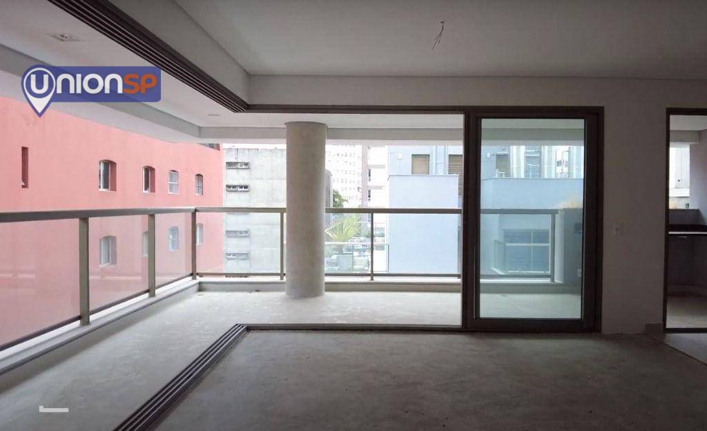 Apartamento à venda com 3 quartos, 157m² - Foto 2