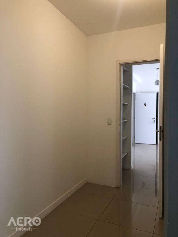 Apartamento à venda com 2 quartos, 62m² - Foto 11