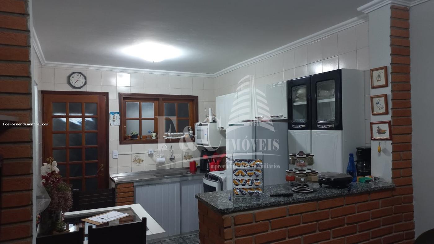 Casa à venda com 2 quartos, 128m² - Foto 1