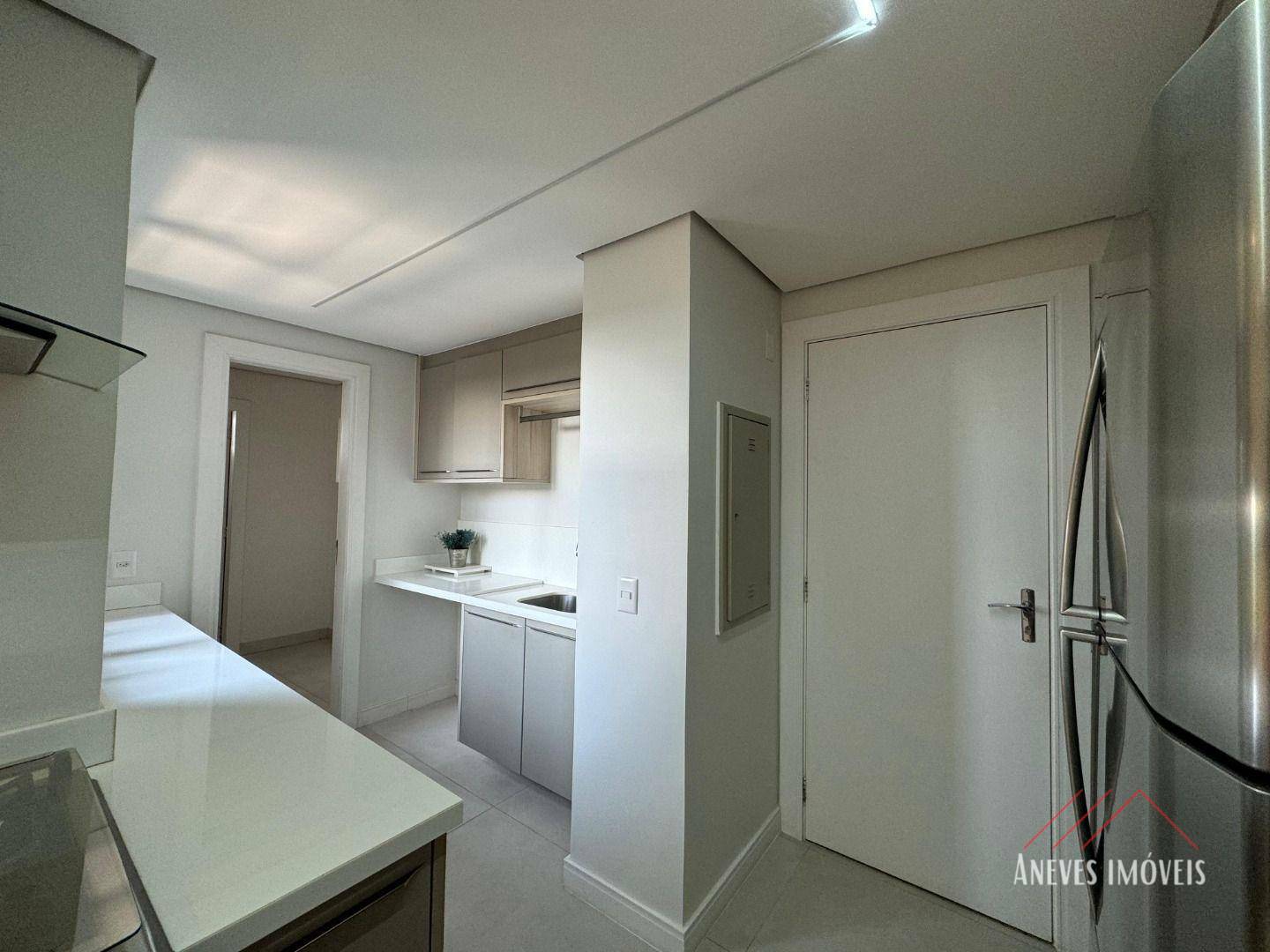 Apartamento à venda com 4 quartos, 165m² - Foto 7