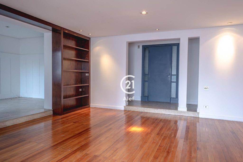 Apartamento para alugar com 4 quartos, 245m² - Foto 8