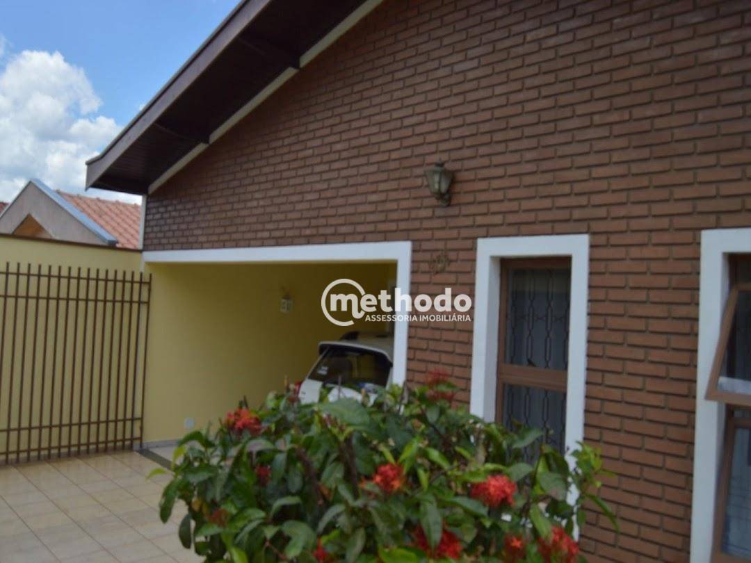 Casa à venda com 3 quartos, 165m² - Foto 1