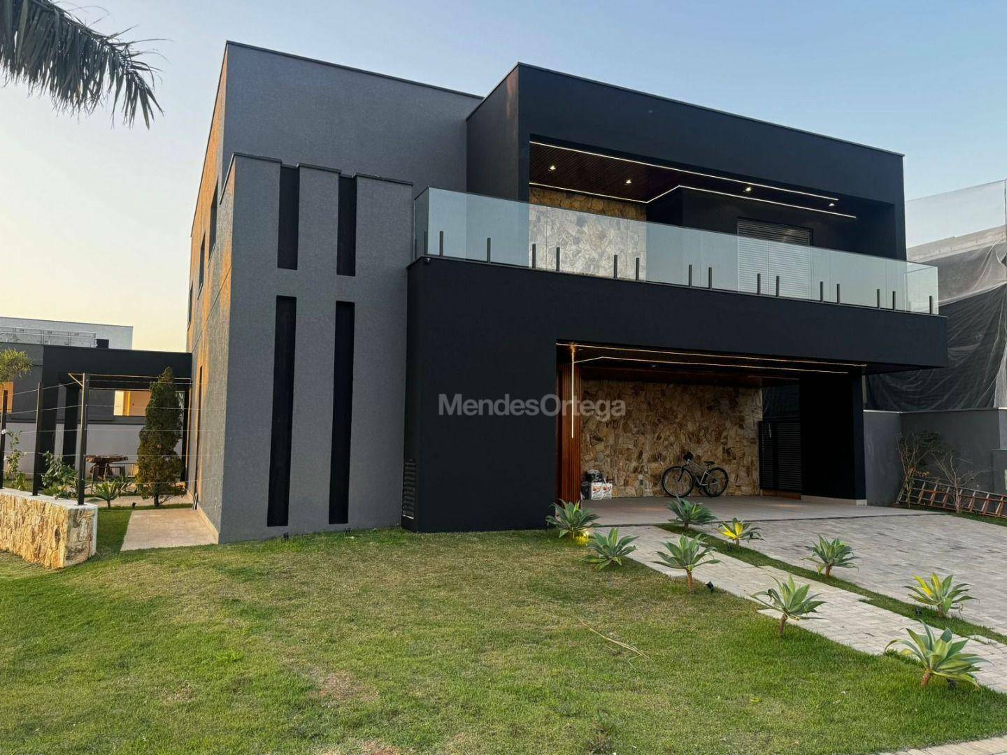 Casa de Condomínio à venda e aluguel com 5 quartos, 461m² - Foto 2