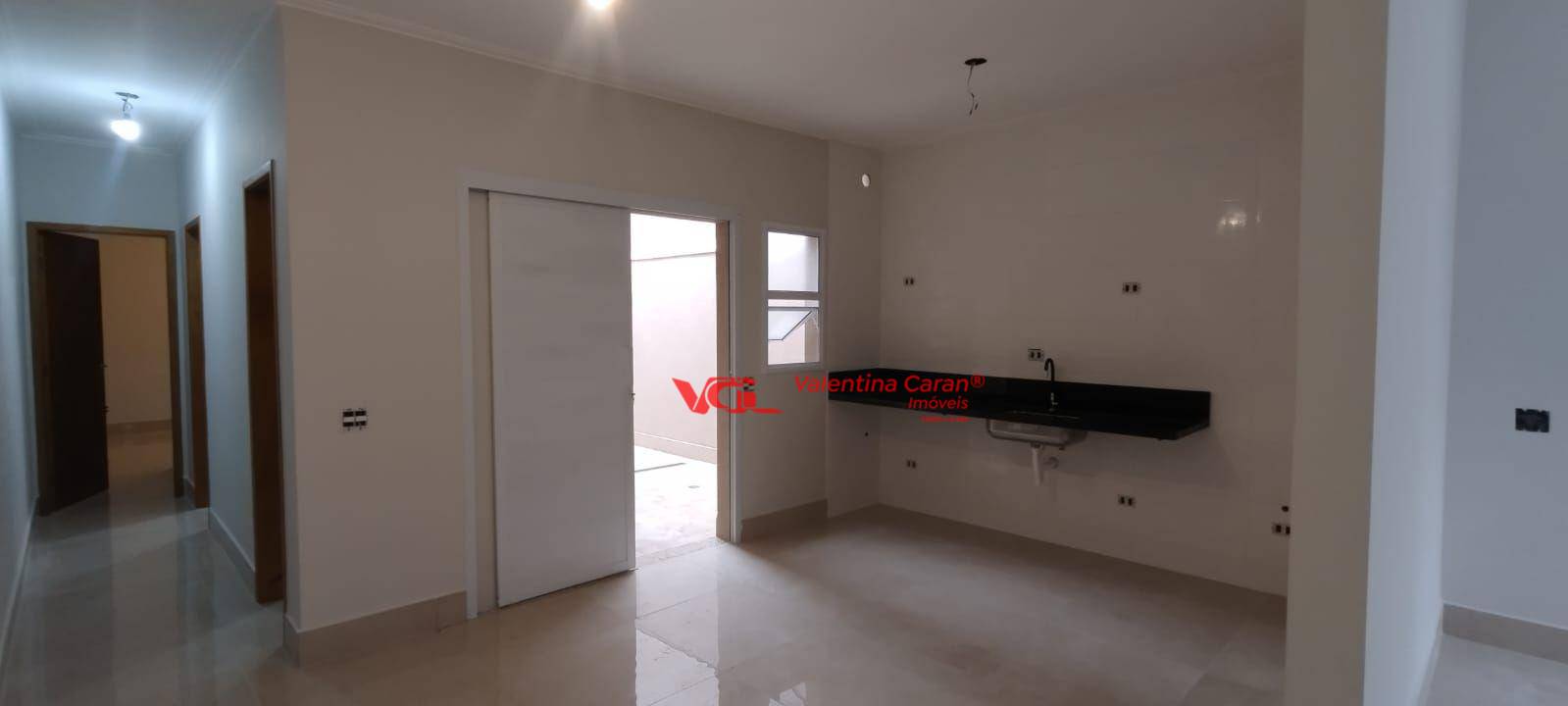 Casa à venda com 2 quartos, 68m² - Foto 4