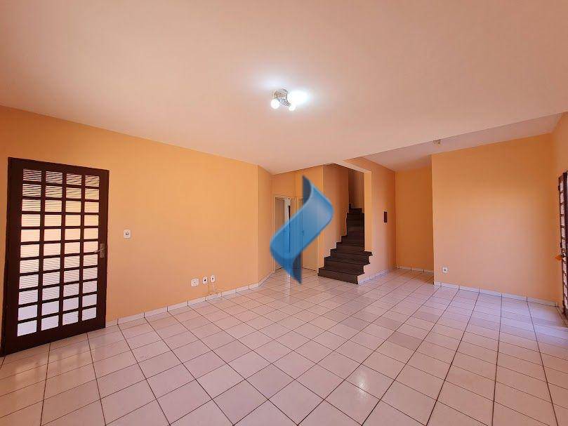 Casa para alugar com 3 quartos, 108m² - Foto 11