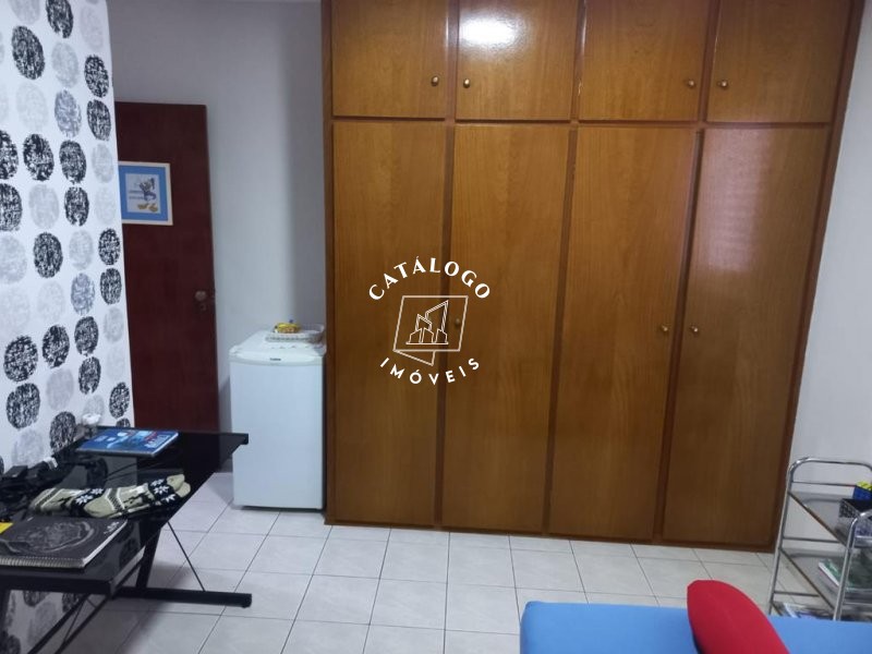 Casa à venda com 4 quartos, 250m² - Foto 14