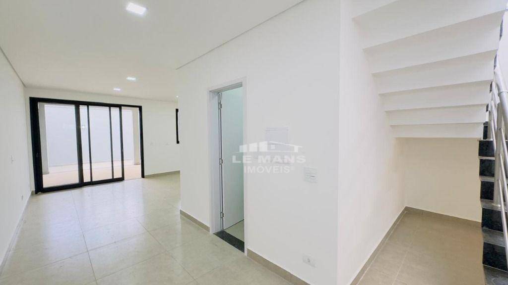 Casa à venda com 3 quartos, 235m² - Foto 8