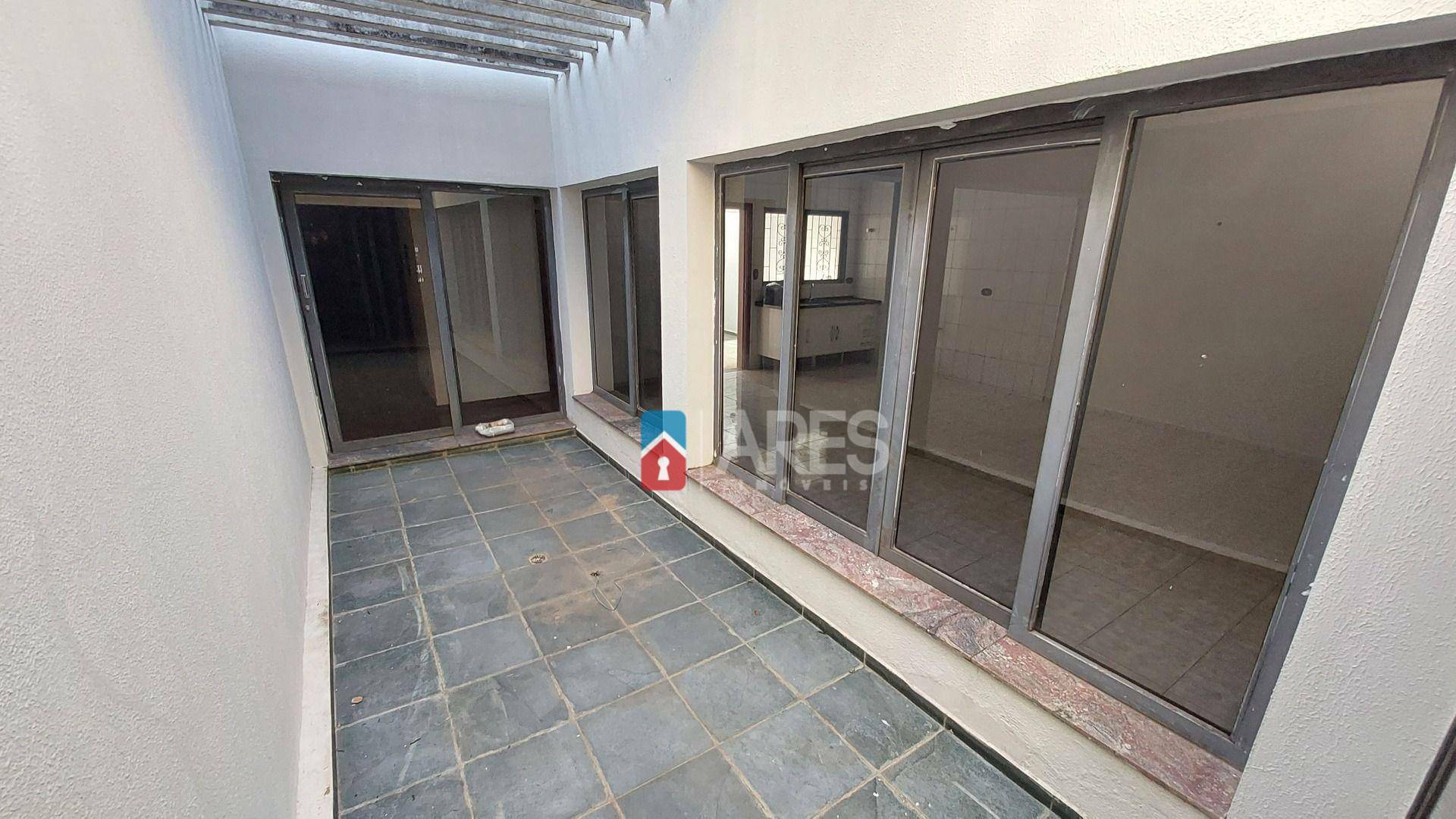 Casa à venda com 3 quartos, 188m² - Foto 3