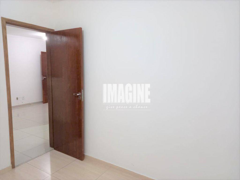 Apartamento para alugar com 2 quartos, 40m² - Foto 14