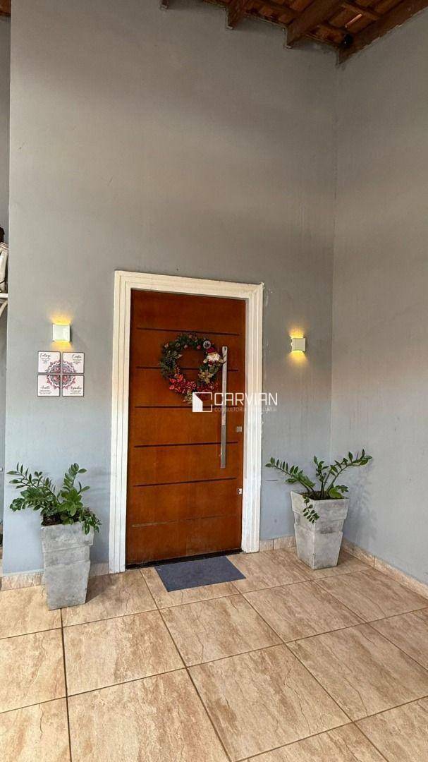 Casa à venda com 3 quartos, 157m² - Foto 3