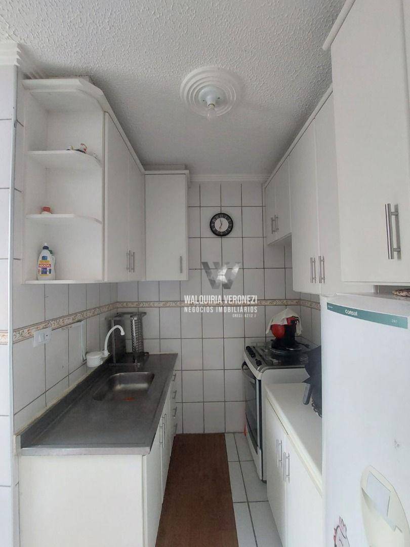 Apartamento à venda com 2 quartos, 70m² - Foto 4