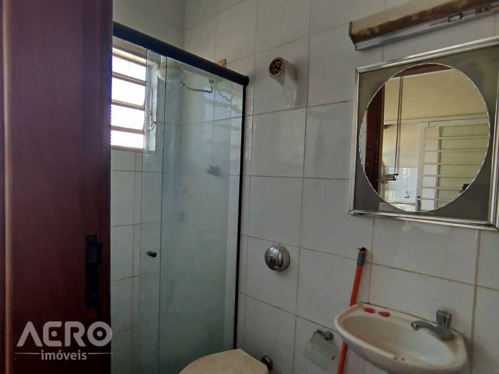 Casa para alugar com 3 quartos, 184m² - Foto 13