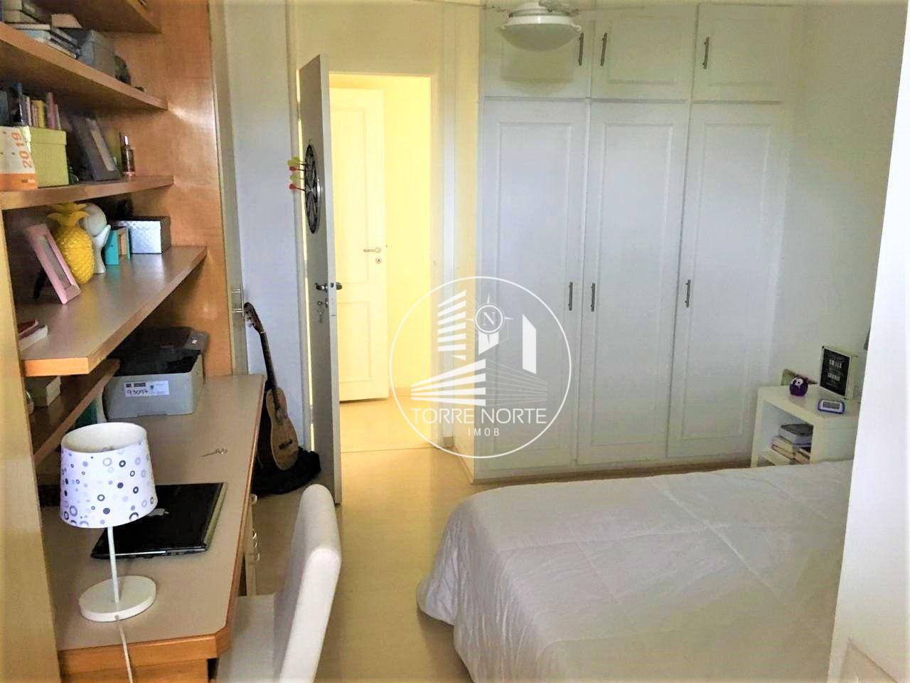 Apartamento à venda com 4 quartos, 220m² - Foto 18