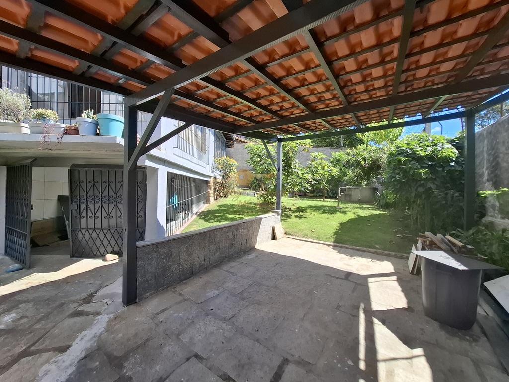 Casa à venda com 3 quartos, 600m² - Foto 37