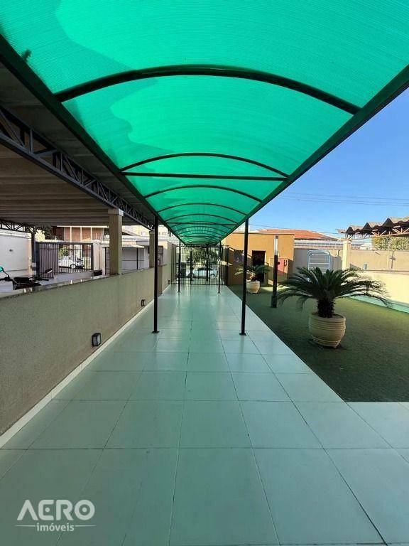 Apartamento à venda com 2 quartos, 61m² - Foto 2