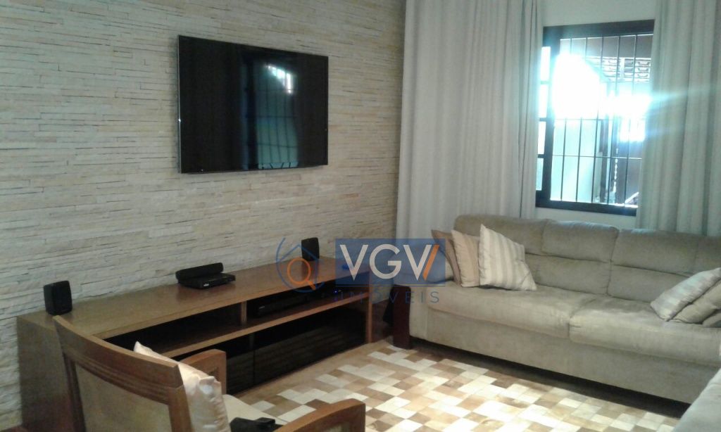 Casa à venda com 3 quartos, 120m² - Foto 1