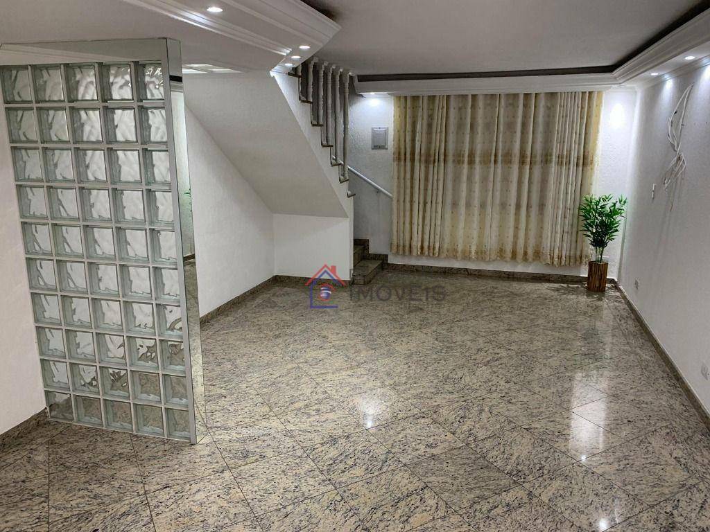 Sobrado à venda com 3 quartos, 220m² - Foto 1