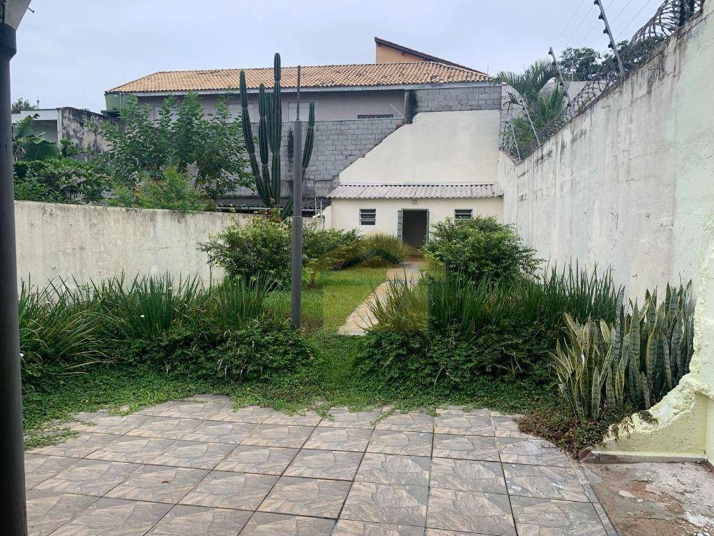 Casa à venda e aluguel com 3 quartos, 208m² - Foto 21