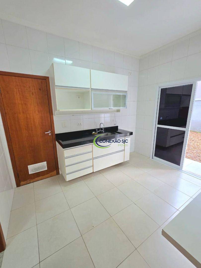 Sobrado para alugar com 4 quartos, 320m² - Foto 14
