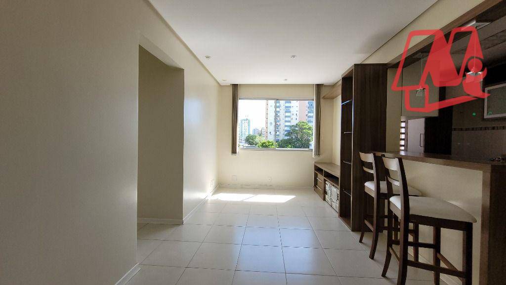 Apartamento para alugar com 2 quartos, 73m² - Foto 2