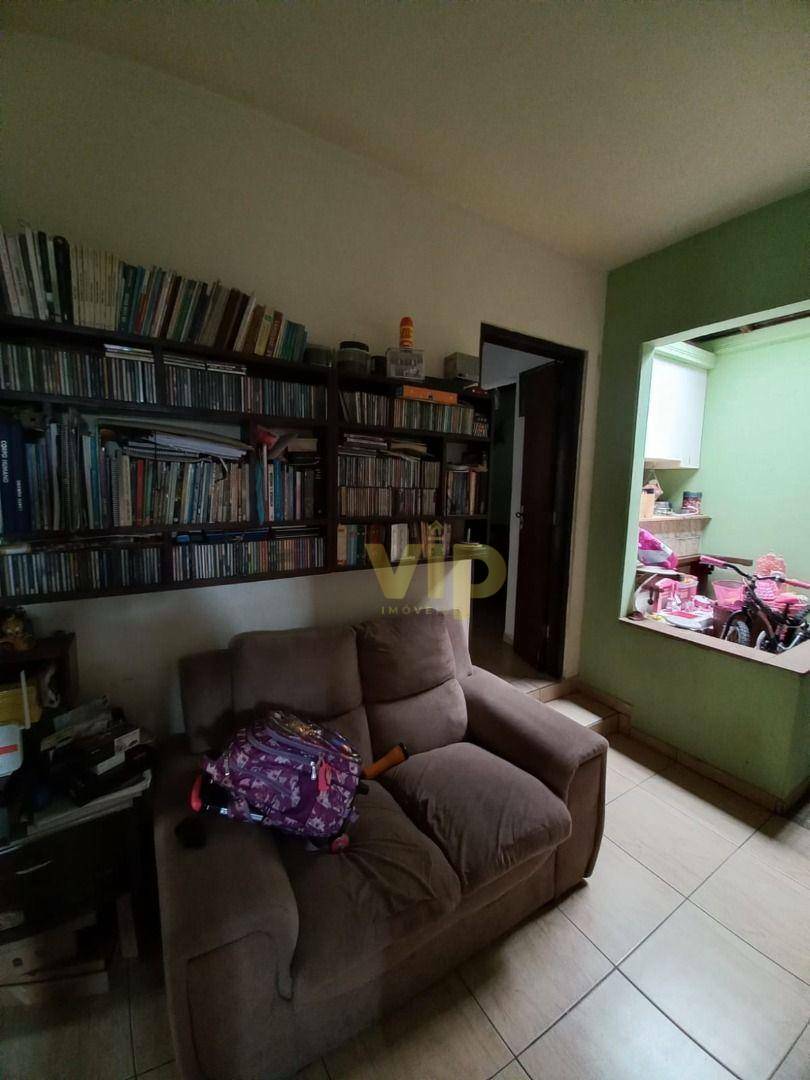 Casa à venda com 5 quartos, 212m² - Foto 6