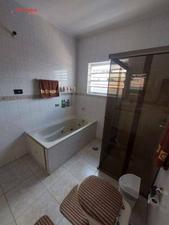 Sobrado à venda com 4 quartos, 211m² - Foto 2