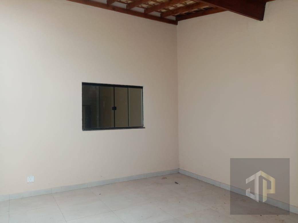 Casa à venda com 2 quartos, 110m² - Foto 2