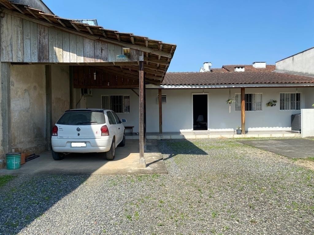 Terreno à venda com 1 quarto, 43m² - Foto 1