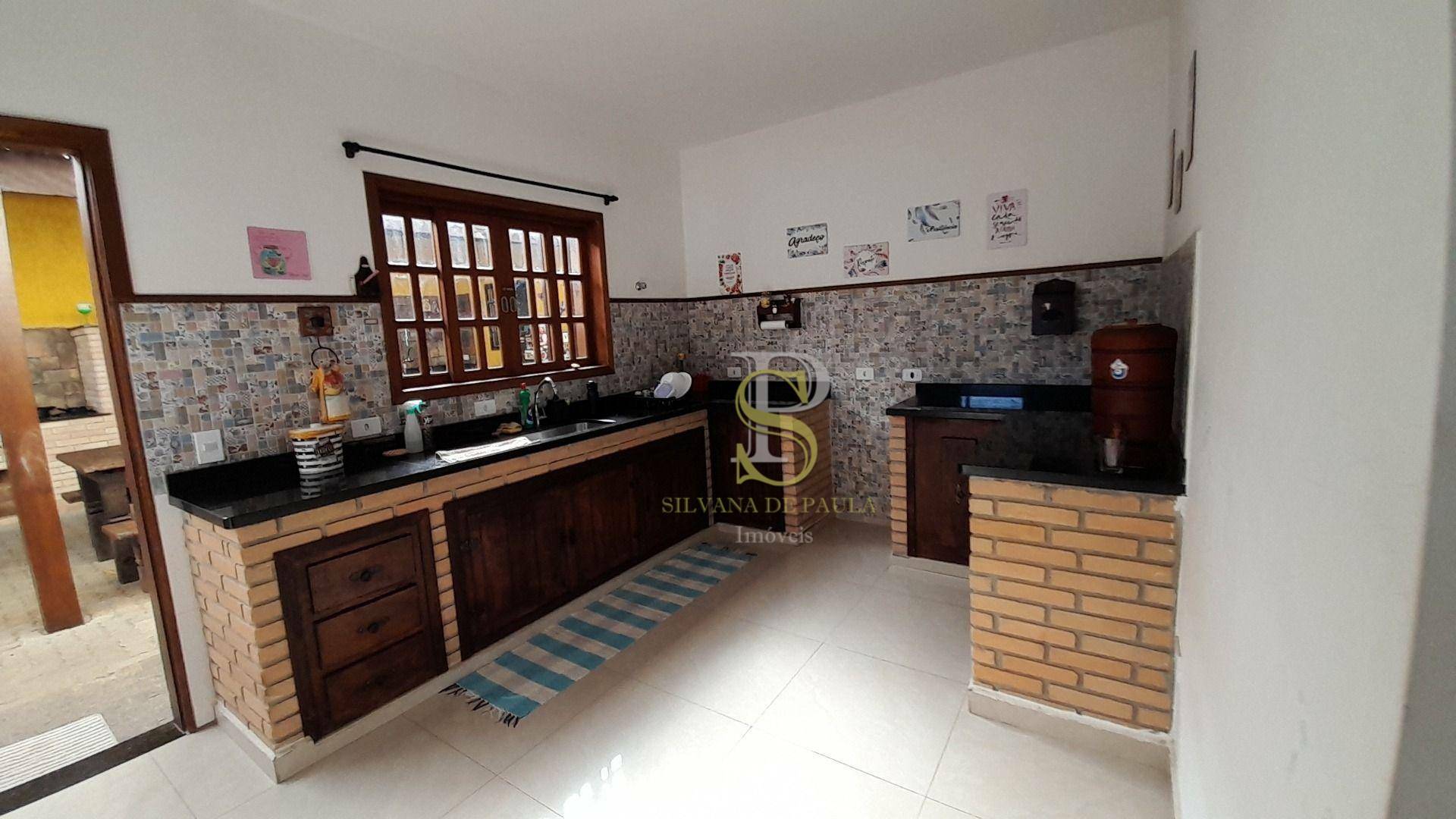 Casa à venda com 3 quartos, 196m² - Foto 14