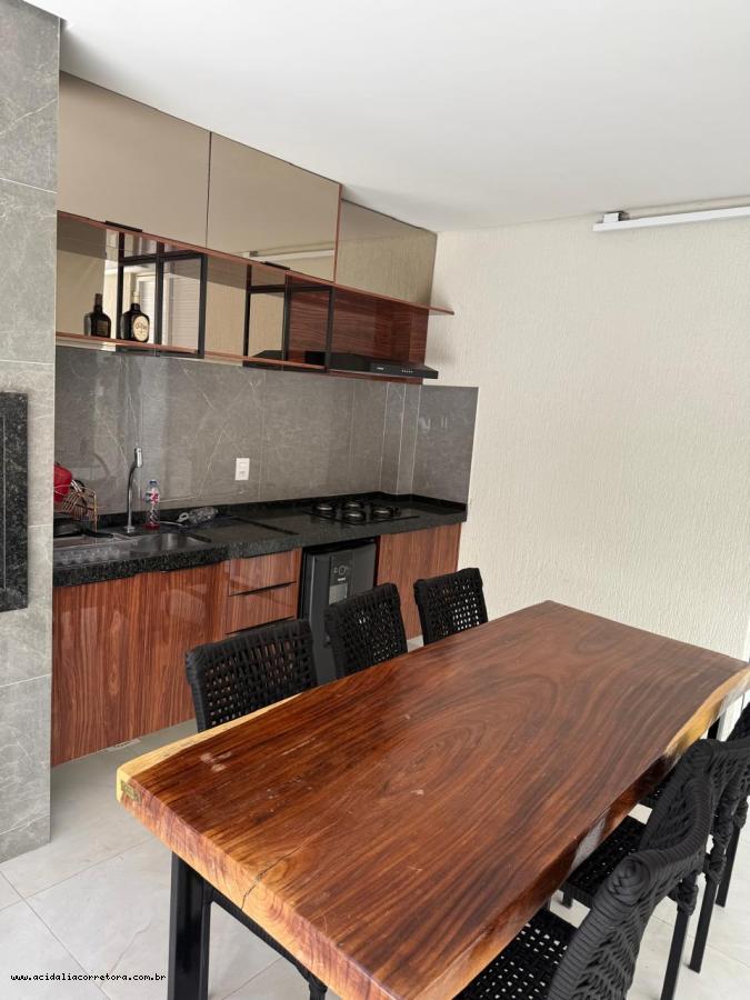 Casa para alugar com 3 quartos, 240m² - Foto 13