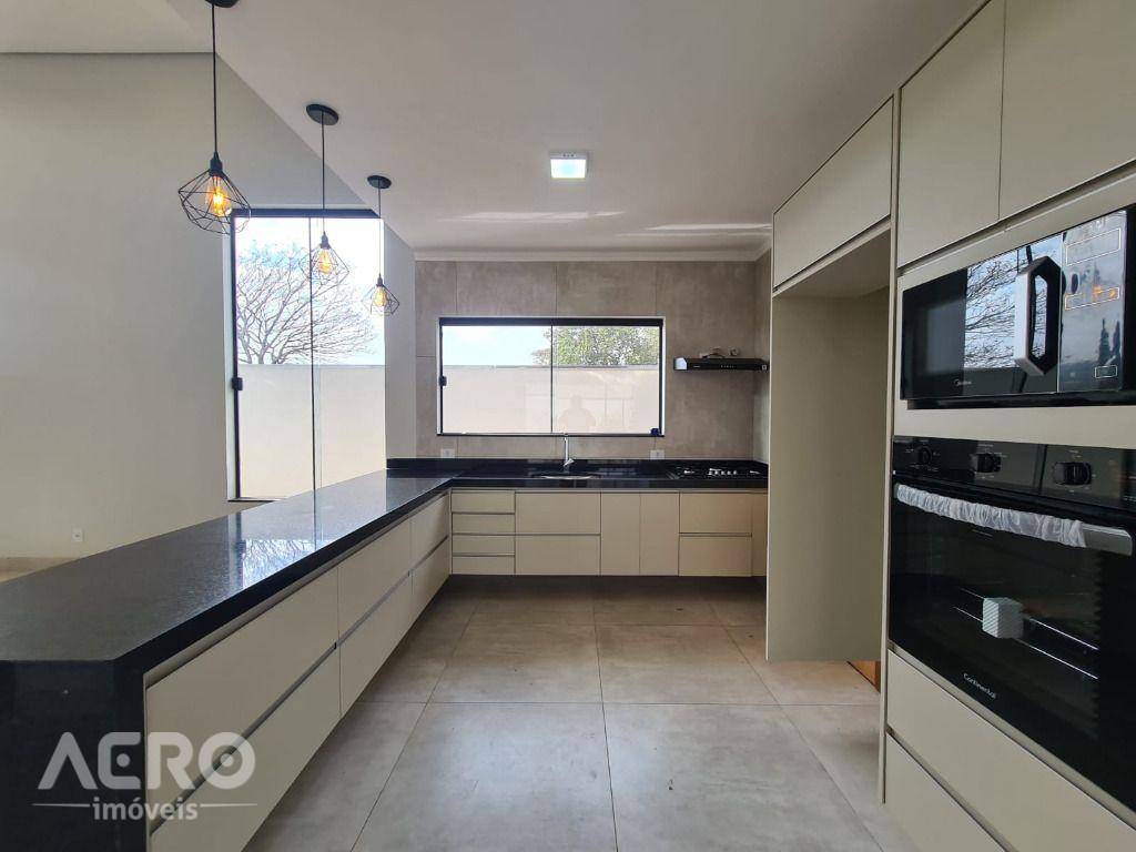 Casa de Condomínio à venda com 3 quartos, 225m² - Foto 18