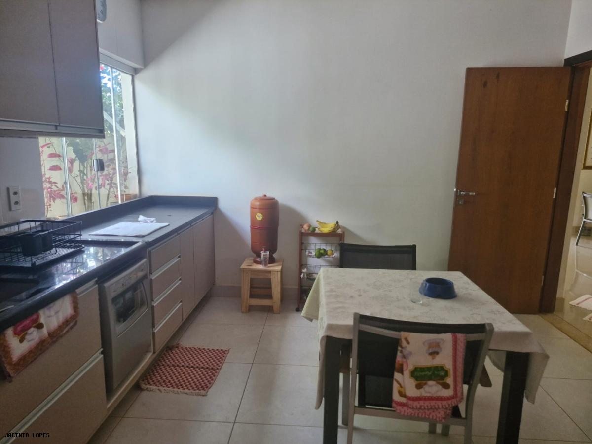 Casa de Condomínio à venda com 3 quartos, 250m² - Foto 26