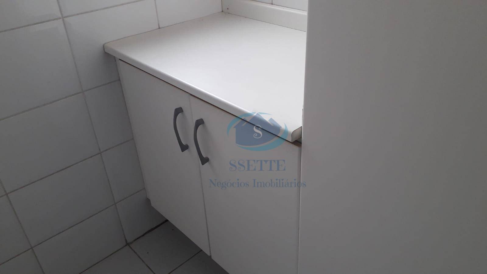 Apartamento à venda com 3 quartos, 70m² - Foto 1