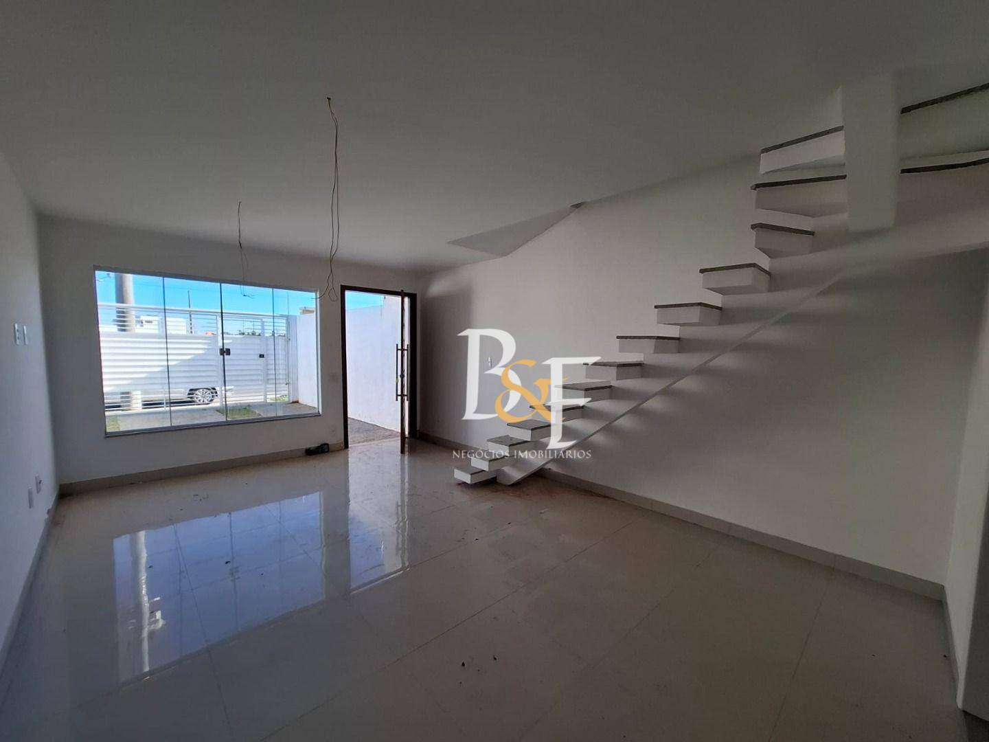 Casa à venda com 2 quartos, 85m² - Foto 2