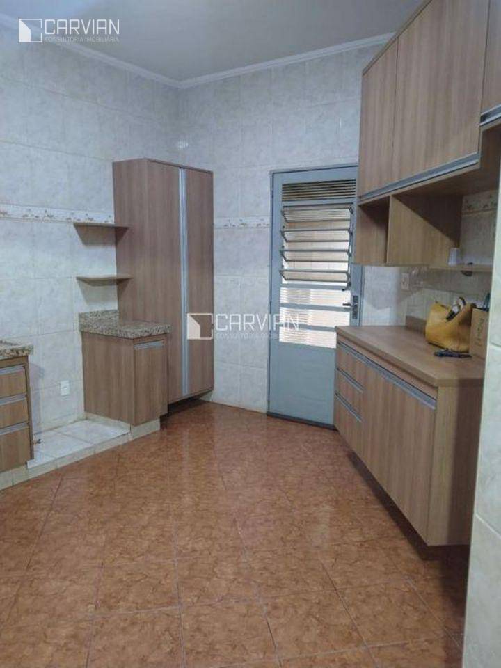 Casa à venda com 3 quartos, 150m² - Foto 8