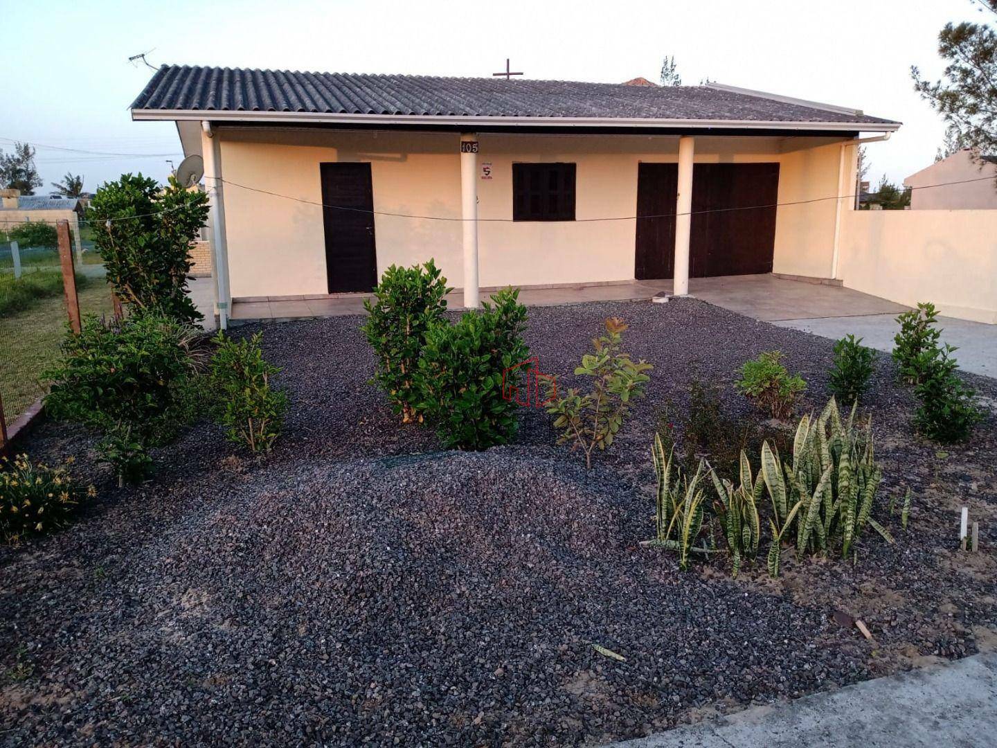 Casa à venda com 3 quartos, 133m² - Foto 1