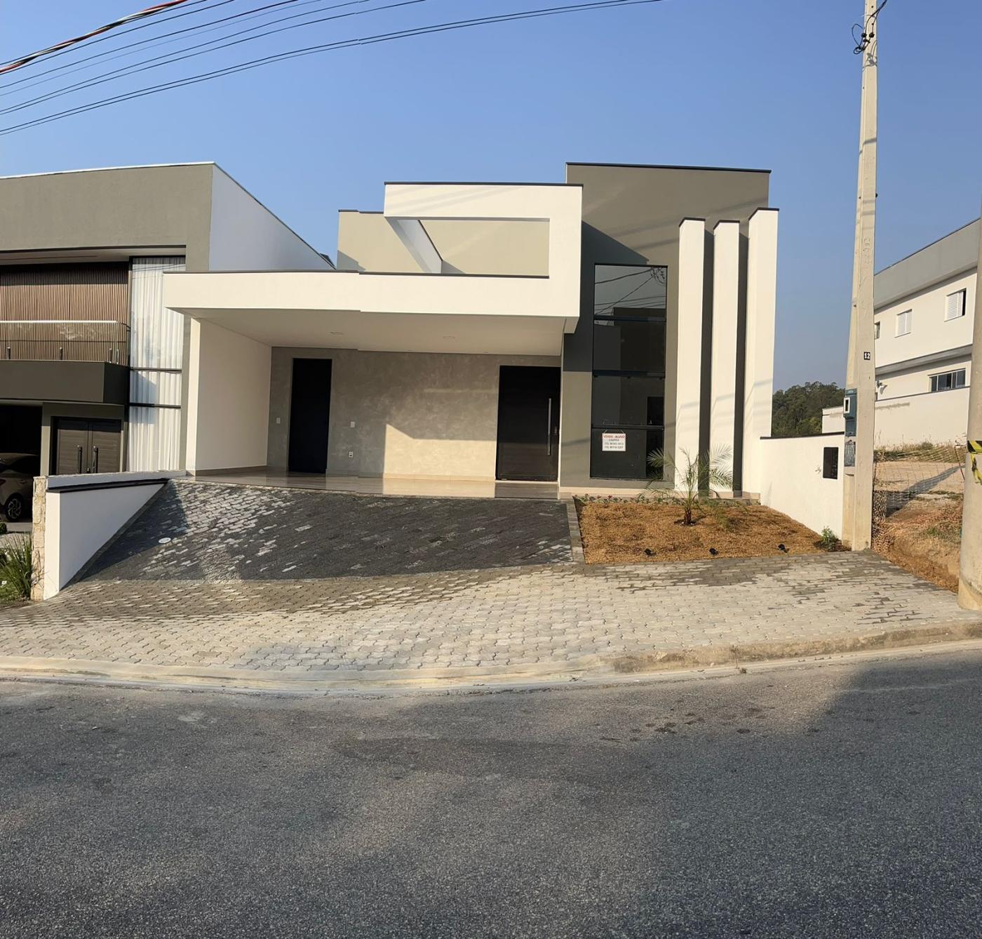 Casa de Condomínio para alugar com 3 quartos, 198m² - Foto 1