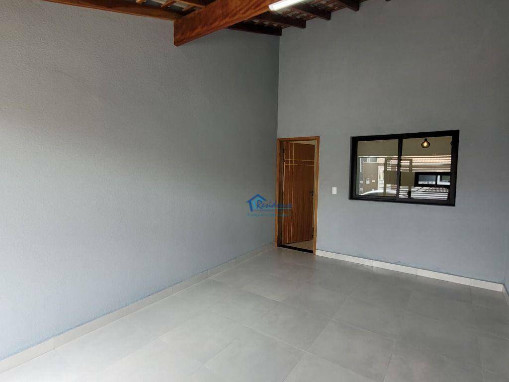 Casa à venda com 2 quartos, 70m² - Foto 3