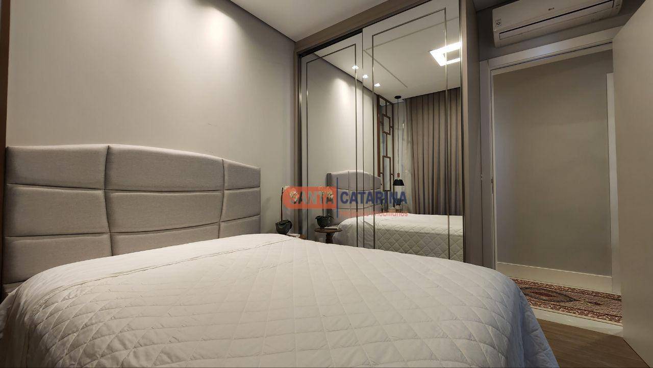 Apartamento à venda com 3 quartos, 143m² - Foto 13