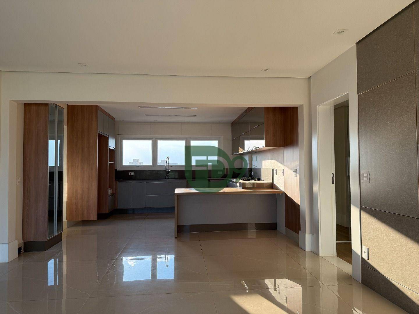 Apartamento à venda e aluguel com 3 quartos, 250m² - Foto 13