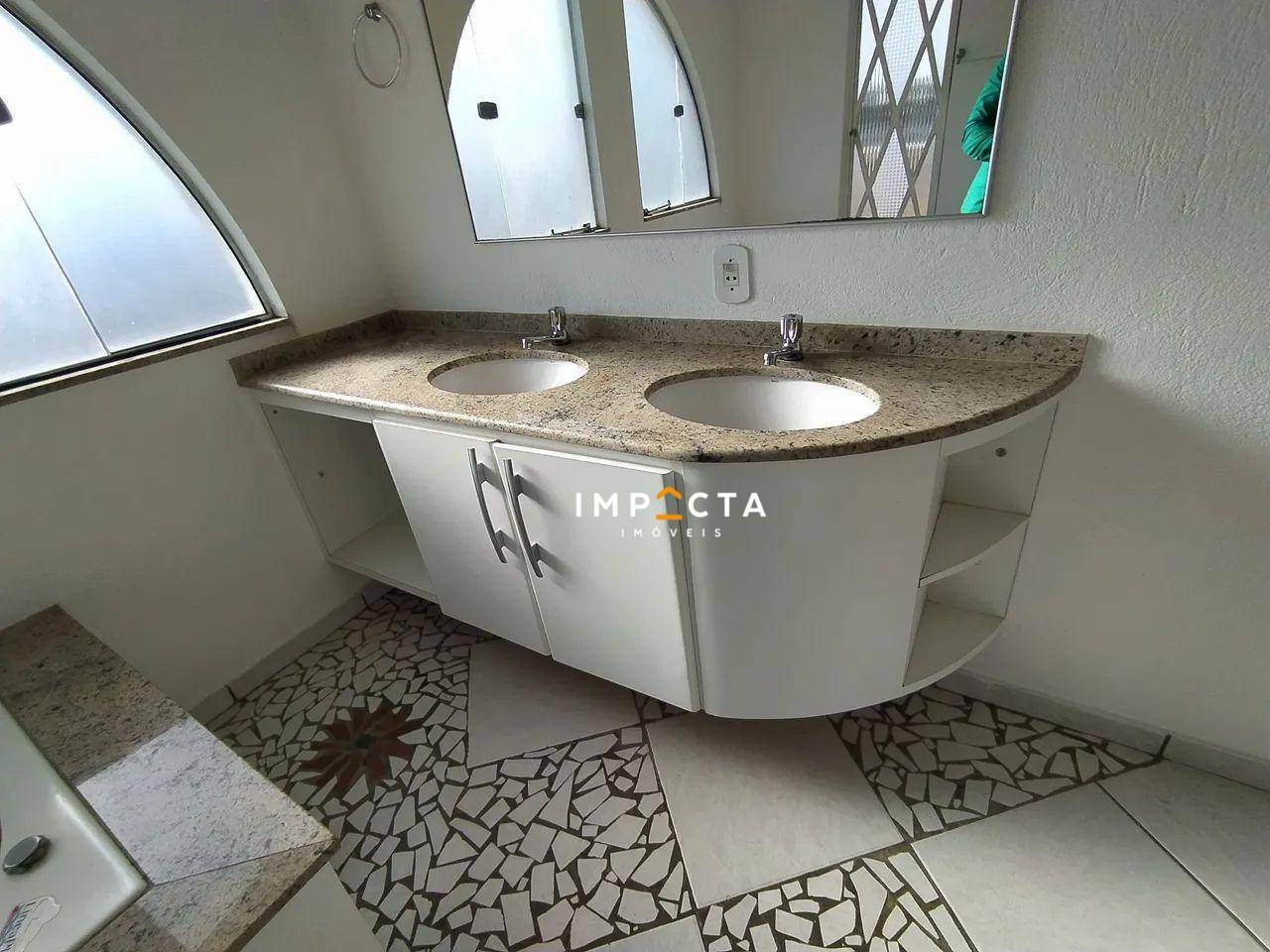 Casa para alugar com 3 quartos, 266m² - Foto 10